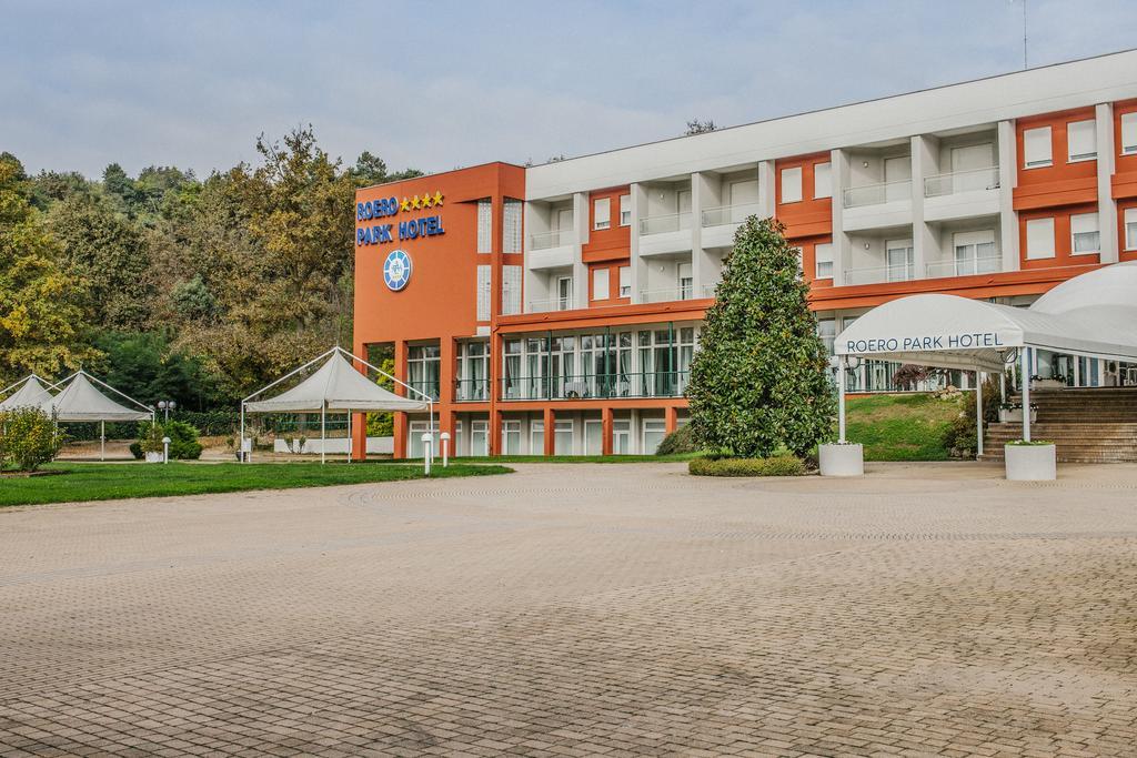 Roero Park Hotel Sommariva Perno المظهر الخارجي الصورة