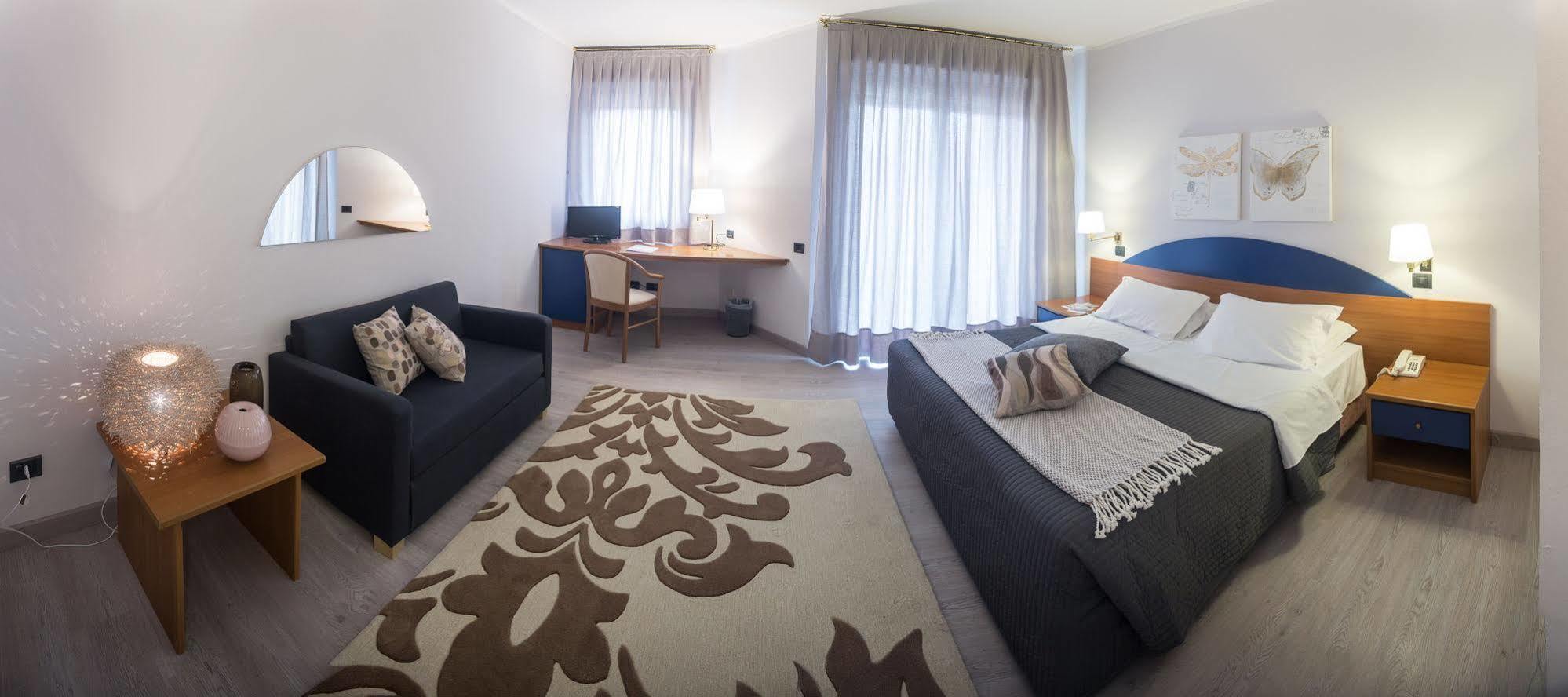 Roero Park Hotel Sommariva Perno المظهر الخارجي الصورة