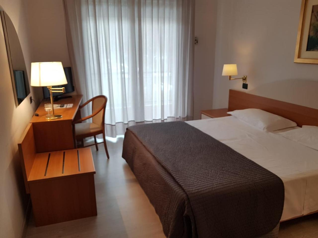 Roero Park Hotel Sommariva Perno المظهر الخارجي الصورة