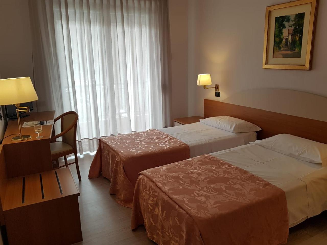 Roero Park Hotel Sommariva Perno المظهر الخارجي الصورة