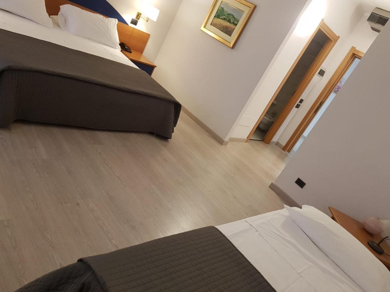 Roero Park Hotel Sommariva Perno المظهر الخارجي الصورة