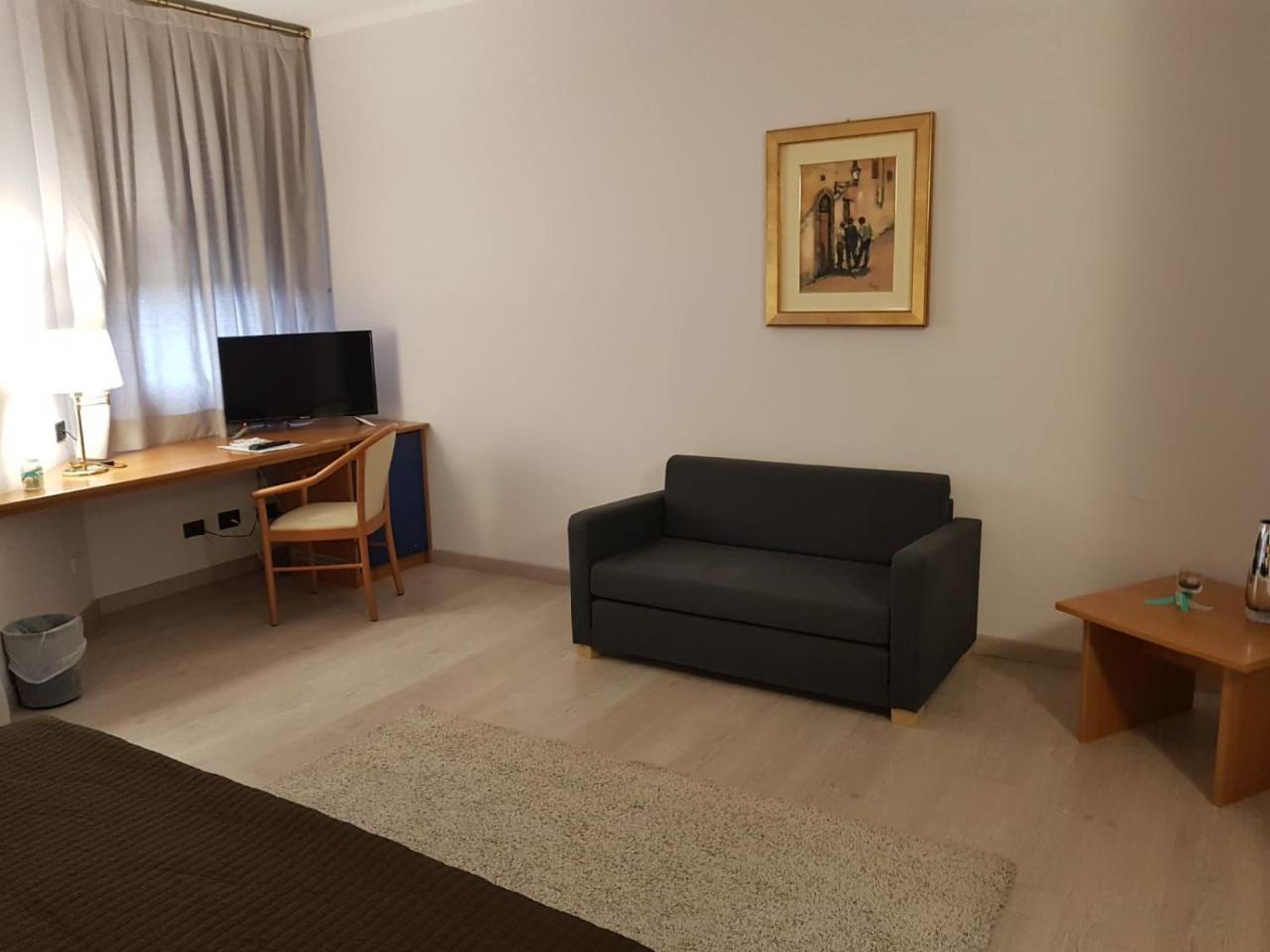 Roero Park Hotel Sommariva Perno المظهر الخارجي الصورة